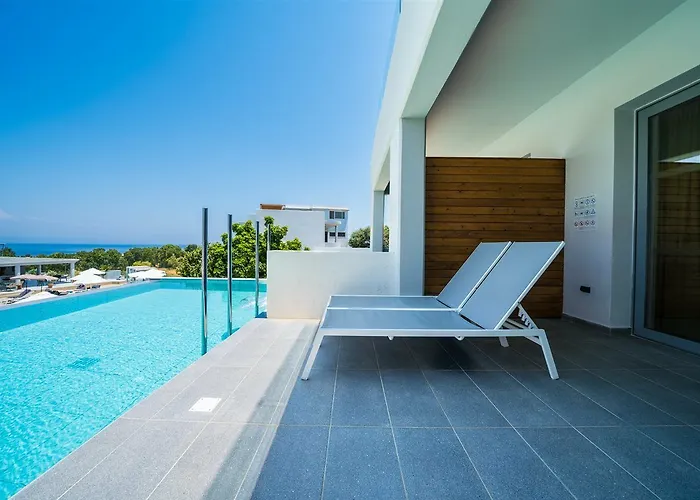 Harmony Crest Resort& (adults Only) Otel