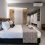 Harmony Crest Resort& (adults Only) מלון