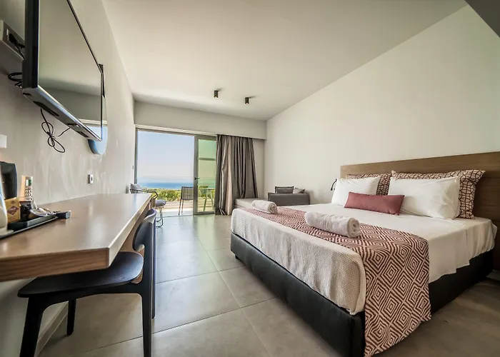 Harmony Crest Resort& (adults Only) Hotell